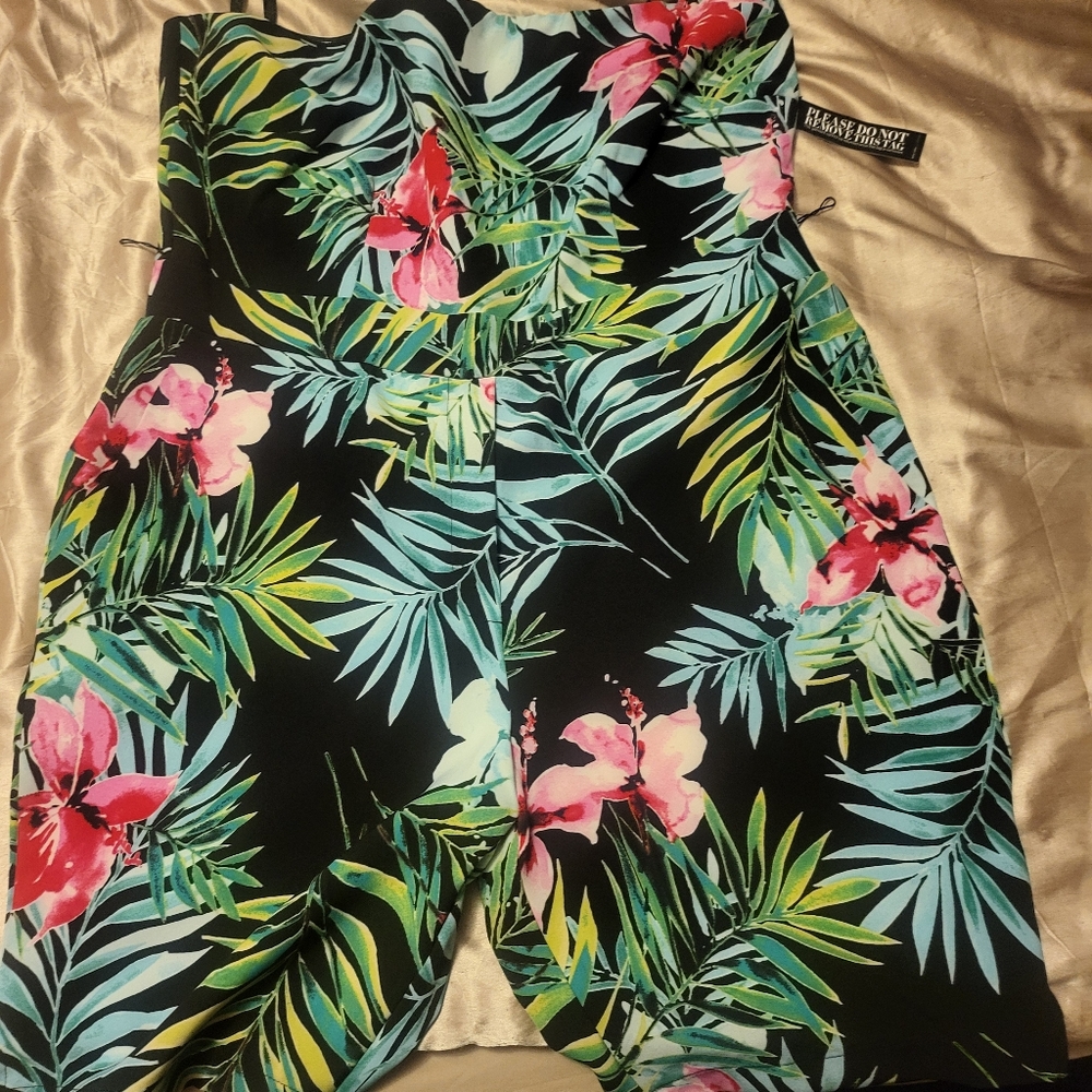 NY&Co tropical strapless 1 piece short set